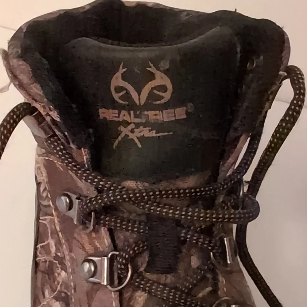 Realtree Boys Camouflage Outdoor Hiking Boots. Lace Up. Size 5